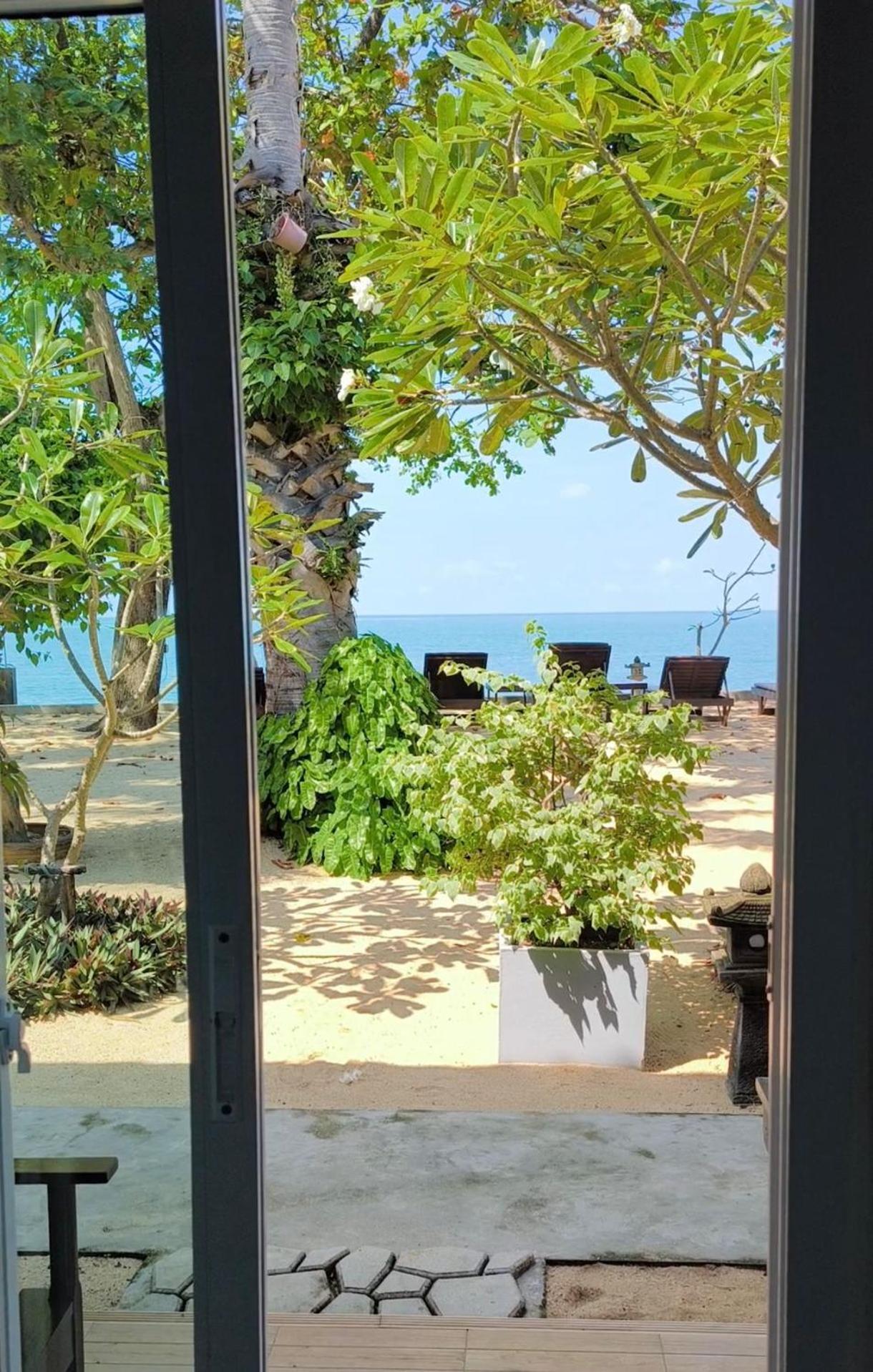 Maenam Villa Hotel Mae Nam Exteriör bild