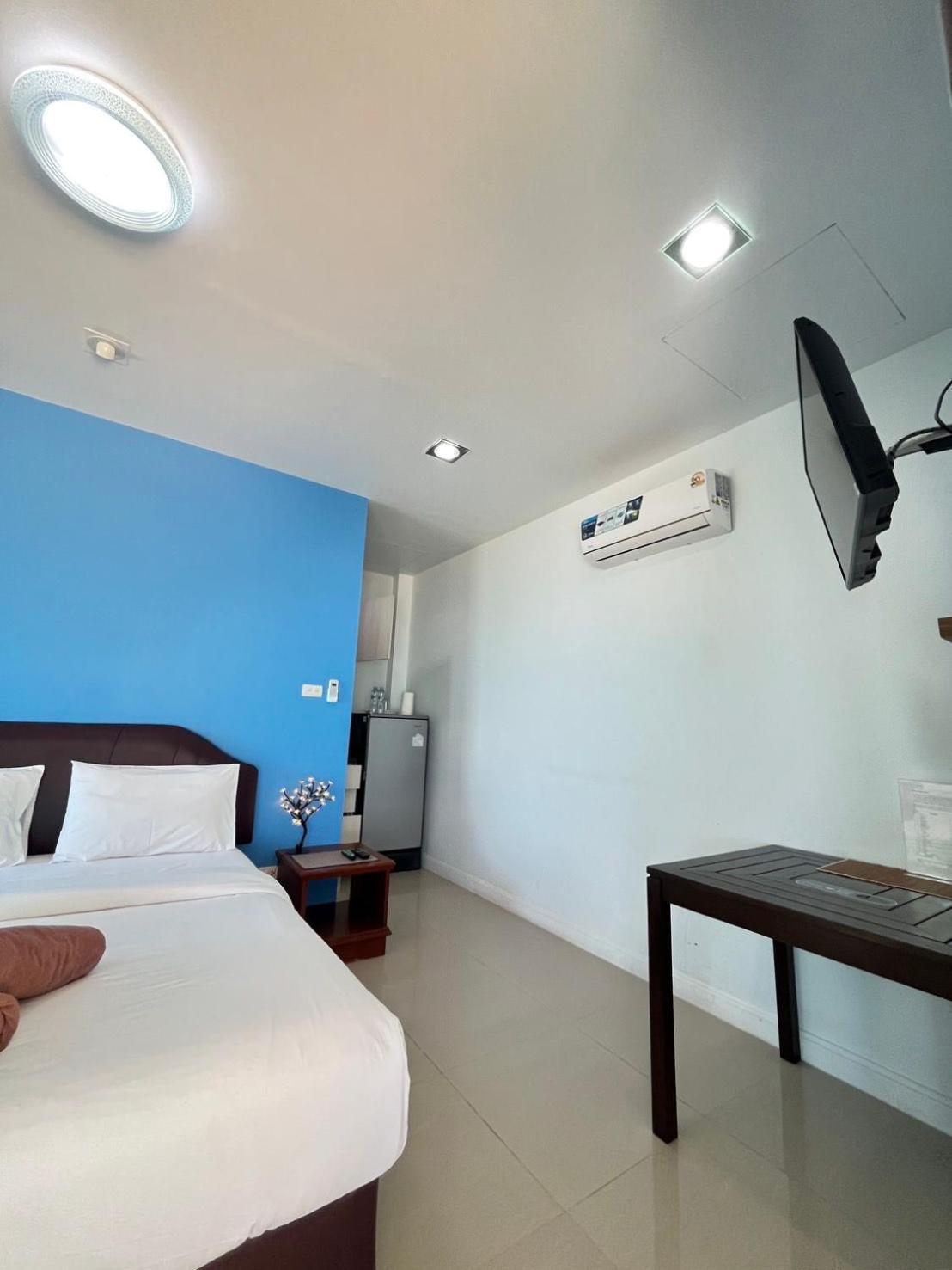 Maenam Villa Hotel Mae Nam Exteriör bild