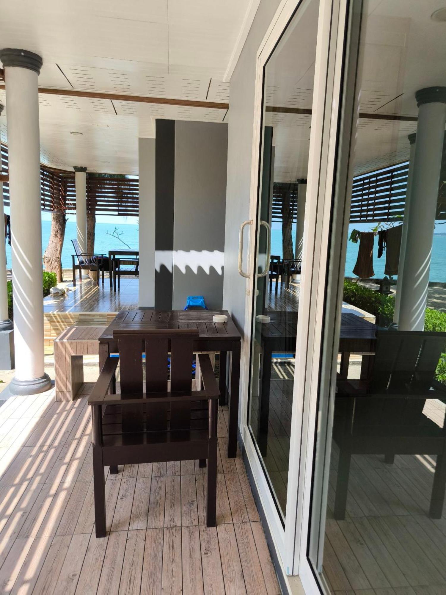 Maenam Villa Hotel Mae Nam Exteriör bild