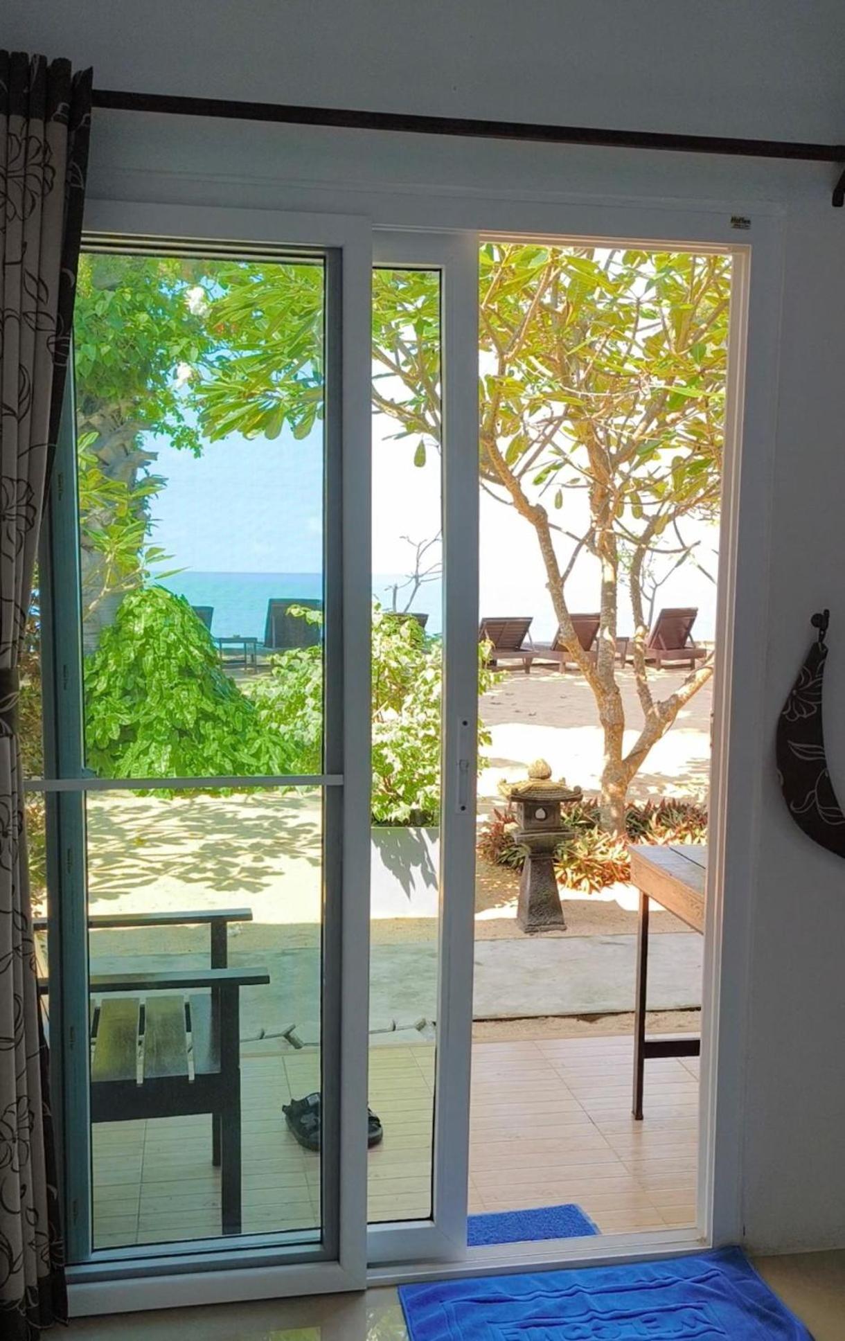 Maenam Villa Hotel Mae Nam Exteriör bild