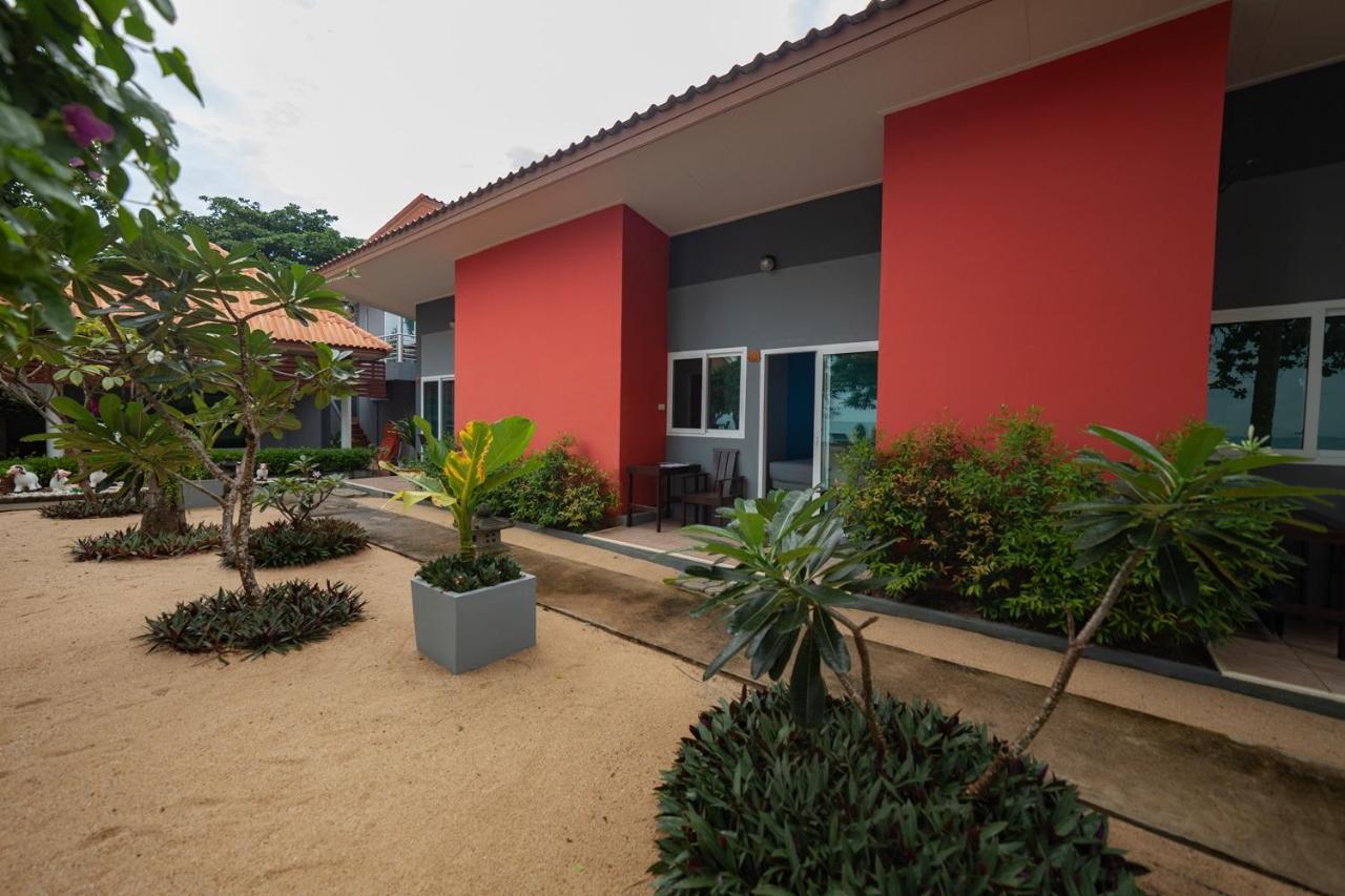 Maenam Villa Hotel Mae Nam Exteriör bild