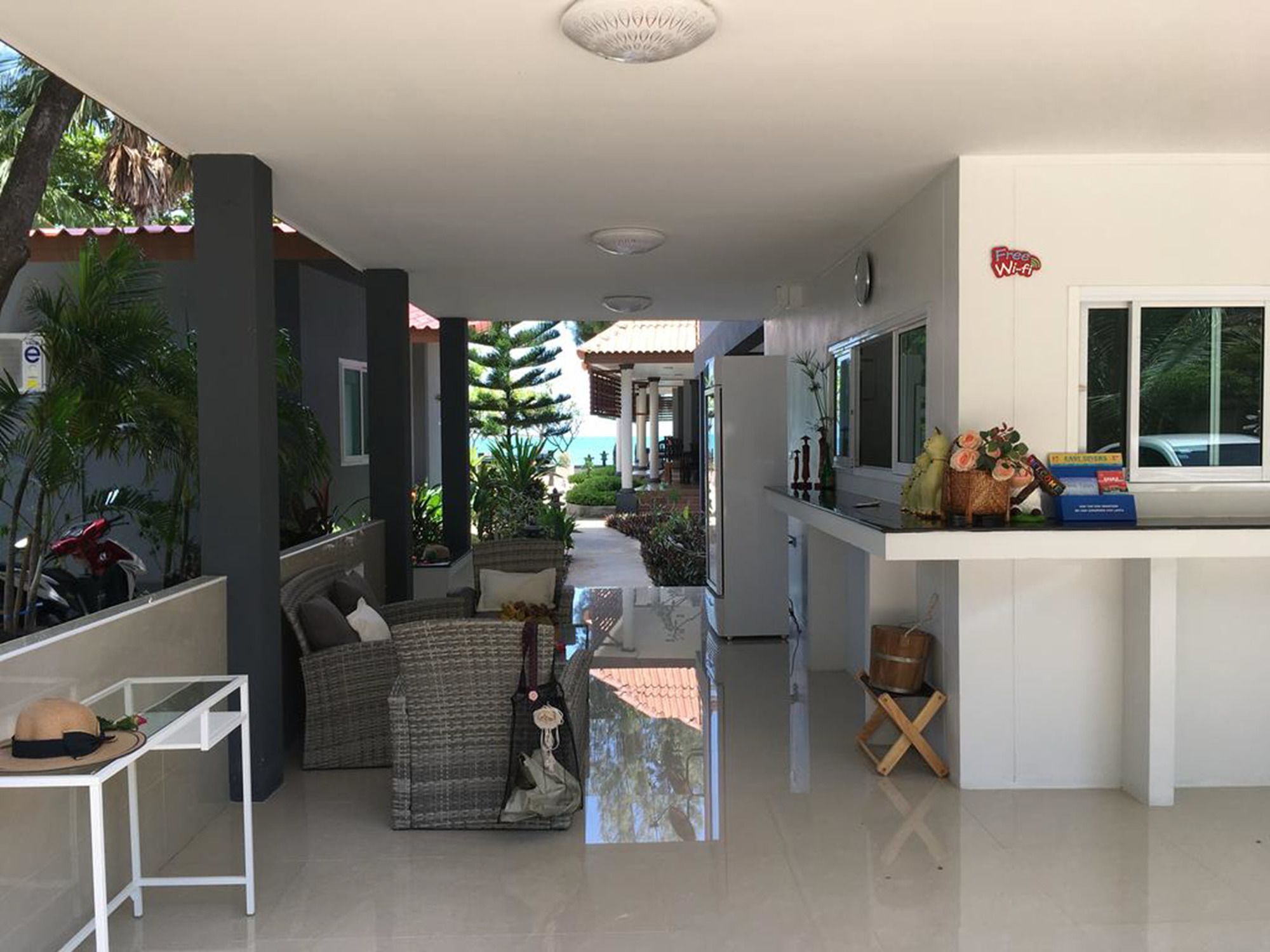 Maenam Villa Hotel Mae Nam Exteriör bild